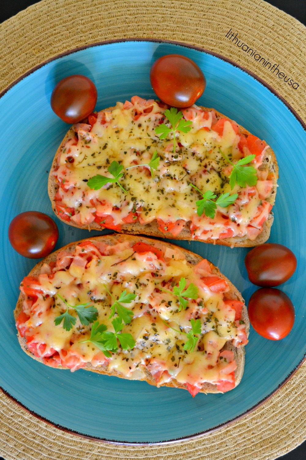 karsti-sumustiniai-su-kumpiu-ir-pomidorais-15-1