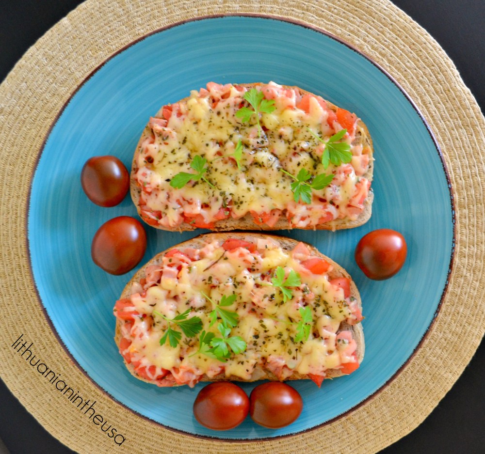 karsti-sumustiniai-su-kumpiu-ir-pomidorais-5-1