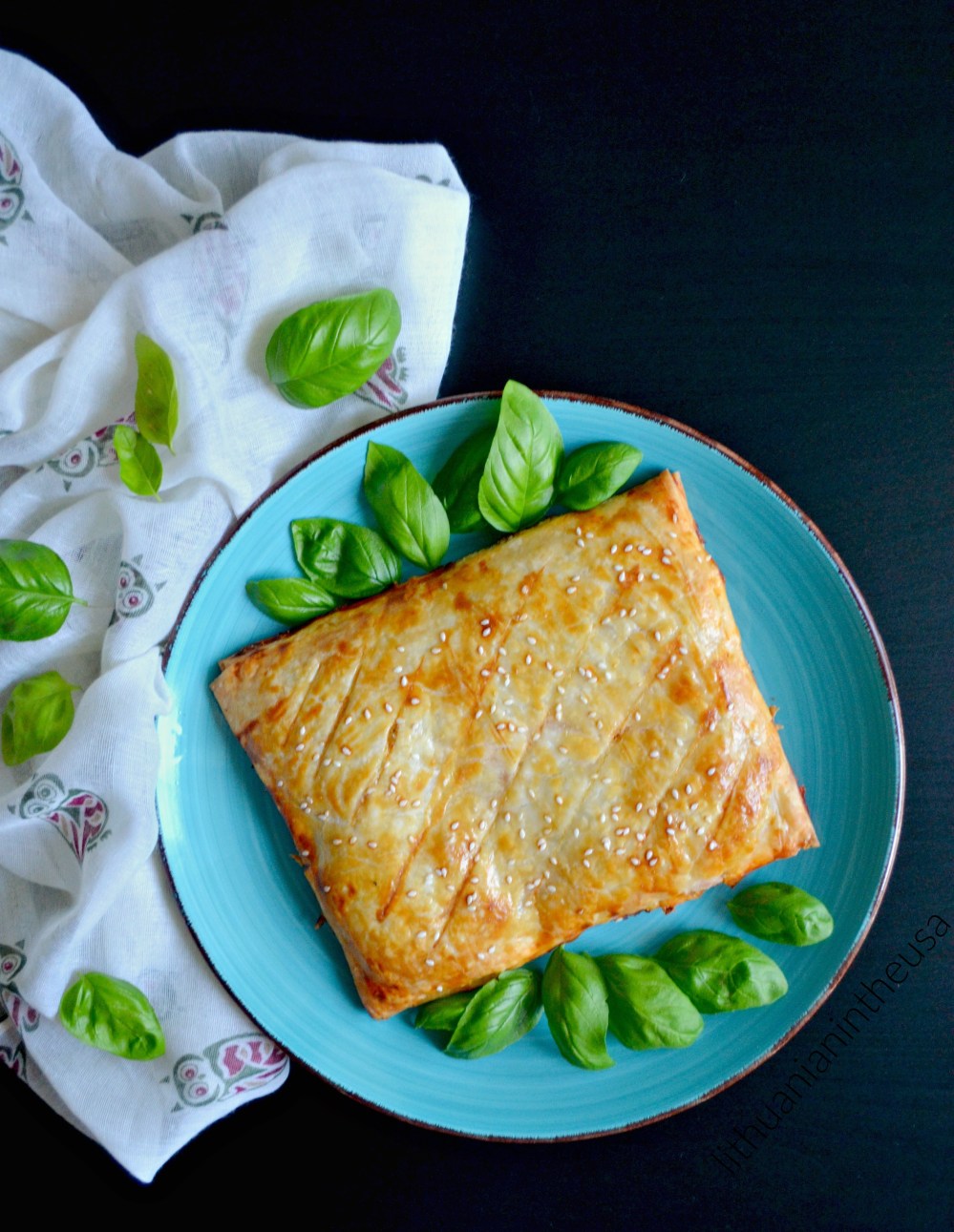 Sluoksniuotos teslos uzkandis (5) 1