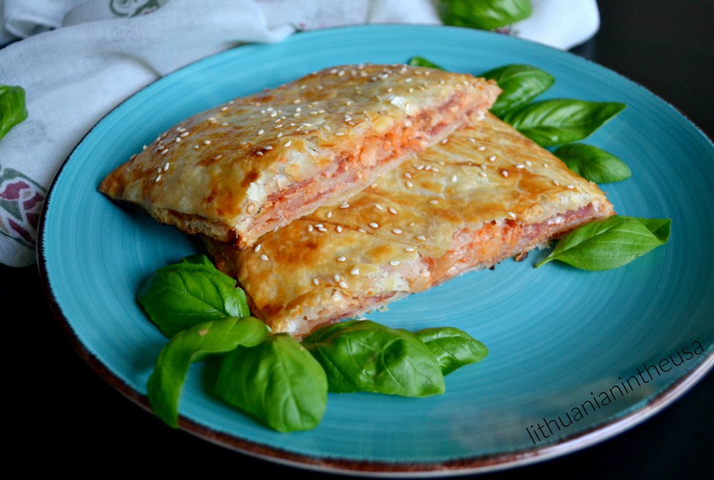 Sluoksniuotos teslos uzkandis (51) 1