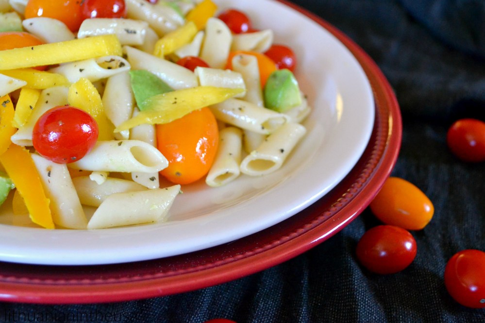 Spalvingos makaronu salotos (26) 1