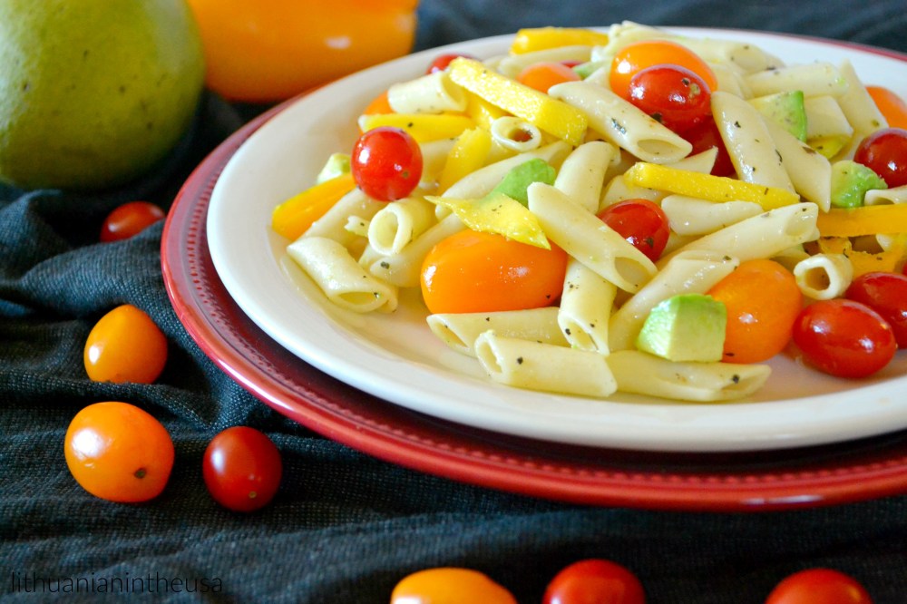 Spalvingos makaronu salotos (9) 1