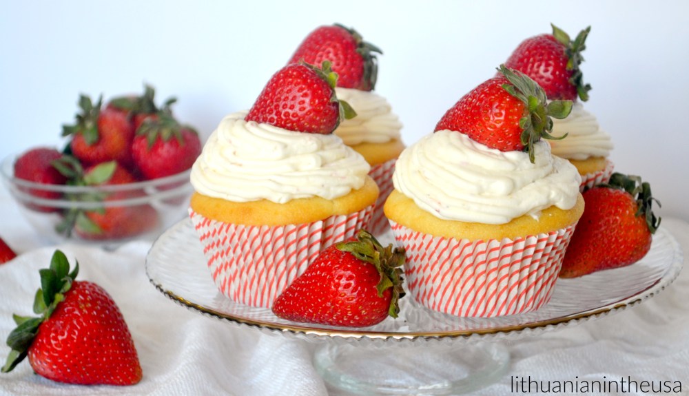 Strawberry cupcakes (151) 1