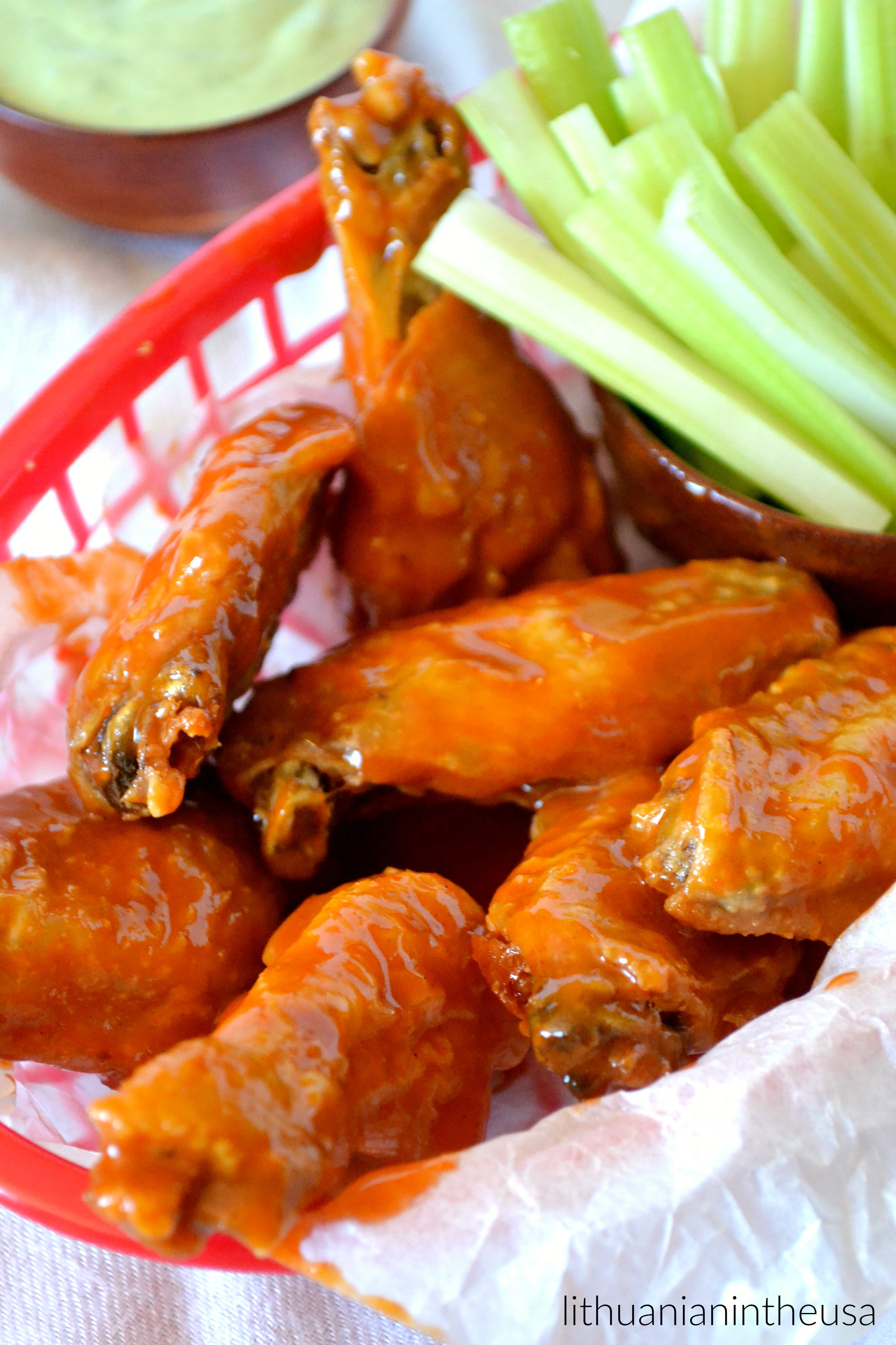 Vistienos sparneliai su bafalo padazu (14) 1