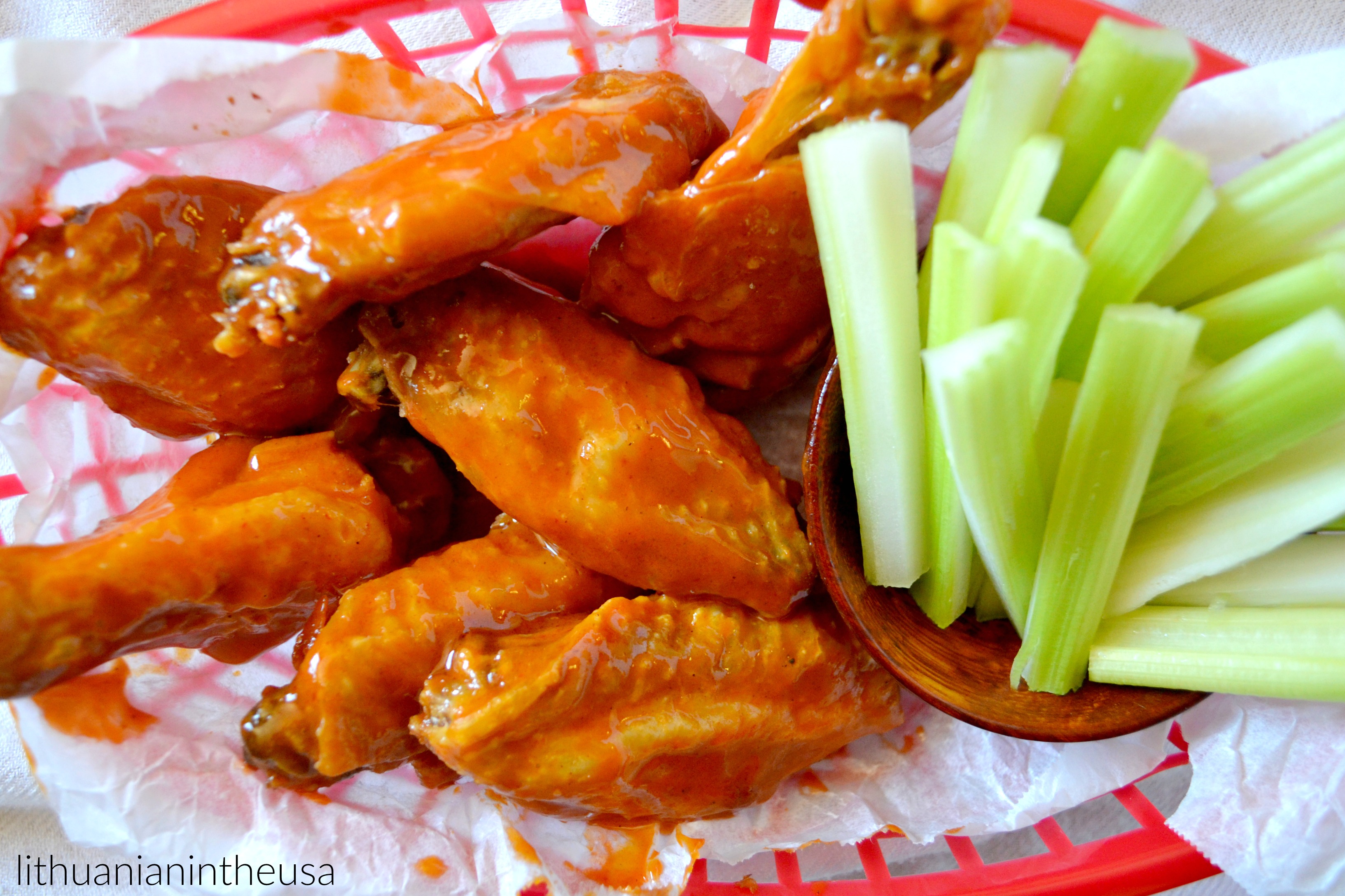 Vistienos sparneliai su bafalo padazu (26) 1