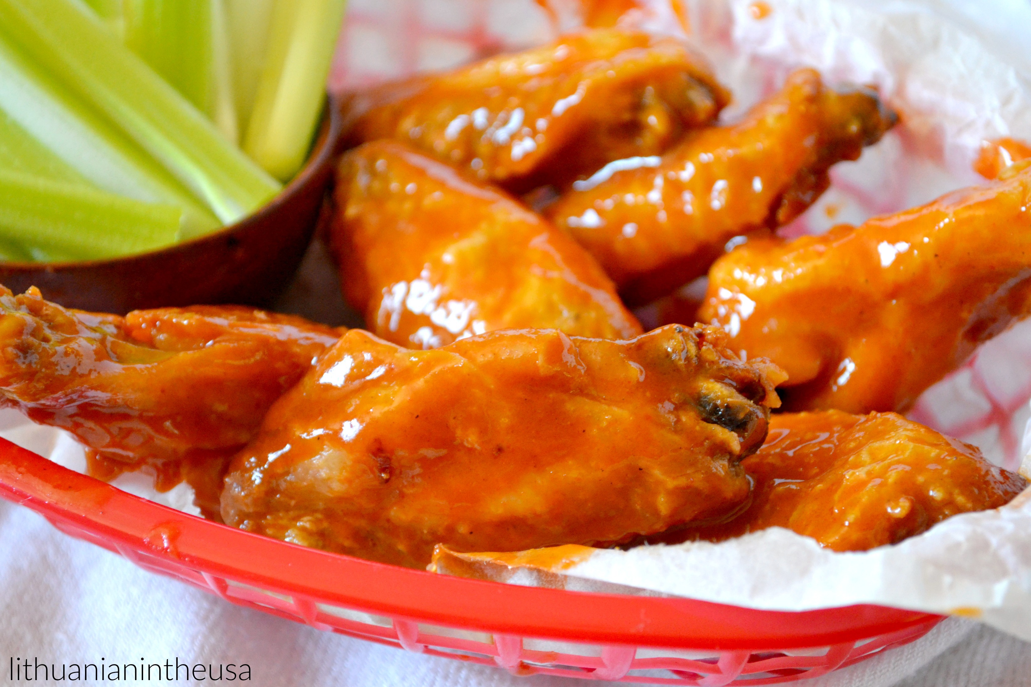 Vistienos sparneliai su bafalo padazu (27) 1