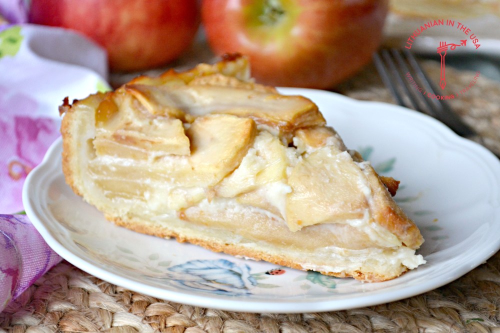 Obuoliu pyragas su grietines kremu (22) 1