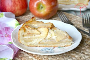 obuoliu-pyragas-su-grietines-kremu-35-1