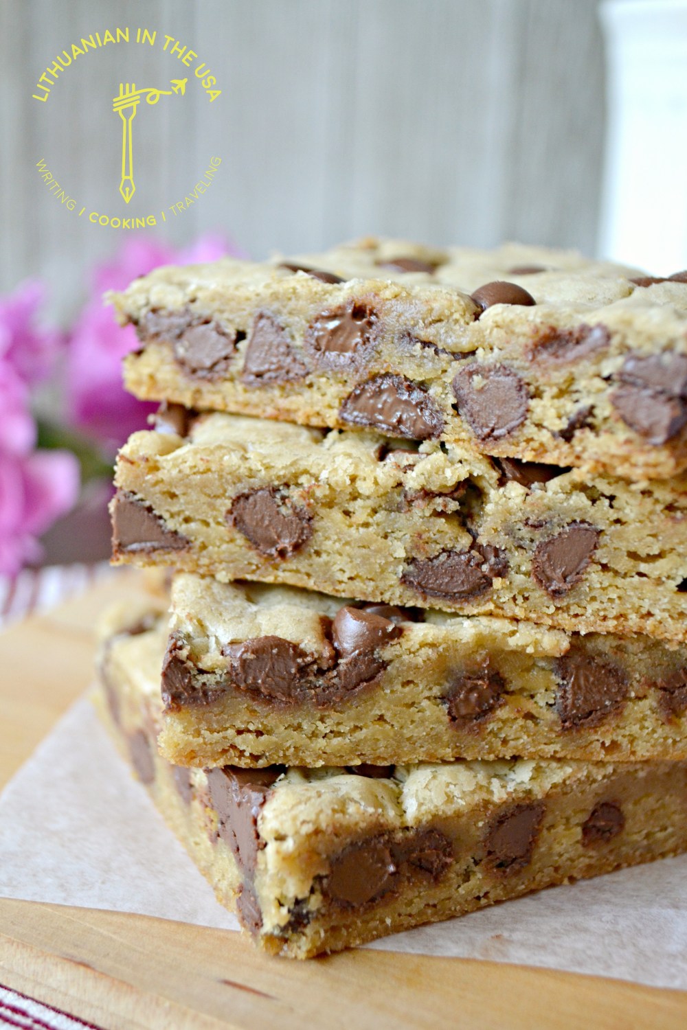 Sausainiu kvadrateliai su sokolado gabaliukais (60) 1