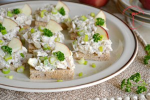 vistienos-salotos-su-obuoliu-51-1