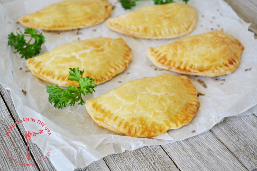 Pyrageliai su grybais ir raugintais kopustais (28) (3)